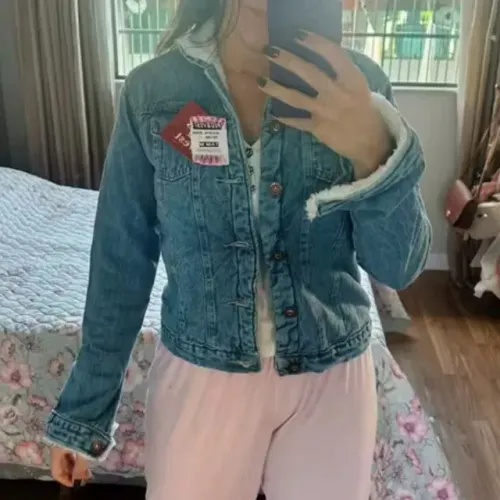 Jaqueta jeans feminina forrada com pelúcia