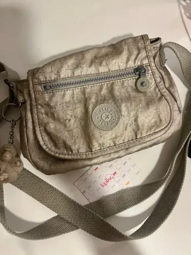 Bolsa Kipling Dourada modelo Sabian