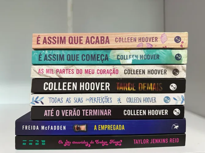Coleção Colleen Hoover + os sete marido de Evelyn Hugo + A Empregada