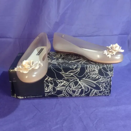 MELISSA SPACE LOVE FLOWER ALEXANDRE HERCOVITCH BEGE