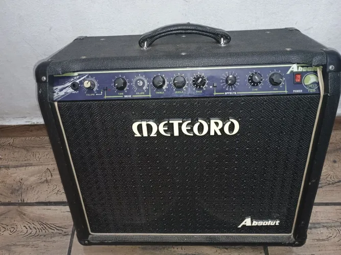 Amplificador meteoro 100w