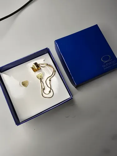 Brinco de coração banhado a ouro 18k