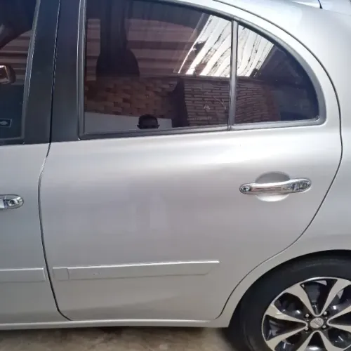 Porta Nissan March Traseira Esquerda