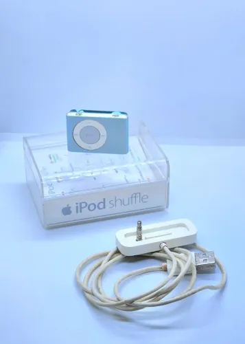 iPod Shuffle 1gb (2 geração + caixa + cabo)