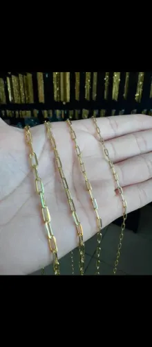 Correntes de Elo Retangular Dourada - Elegância e Estilo