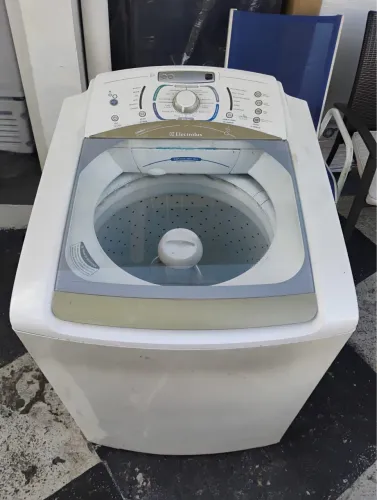 Máquina para lavar roupas Eletrolux 15kg