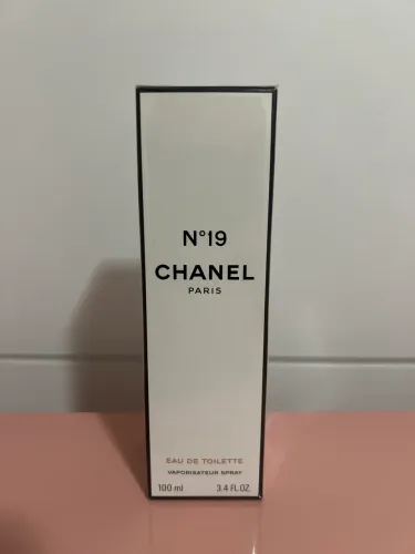 Perfume Chanel N19 Lacrado