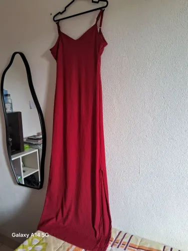 Vestido longo canelado vermelho