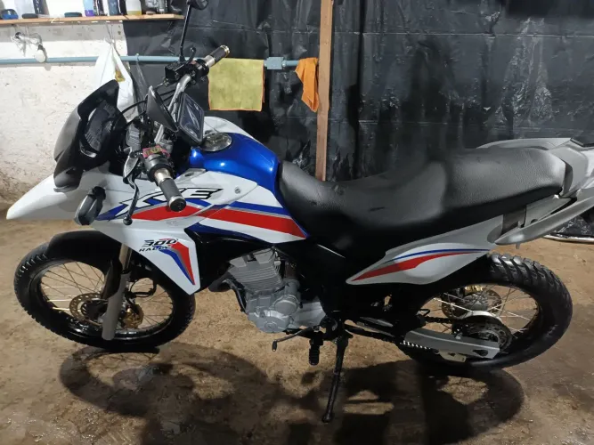 Vendo e troco por moto inferior. tem conversa