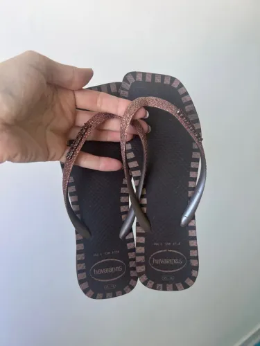 Chinelo Havaianas Slim Square Glitter Contour