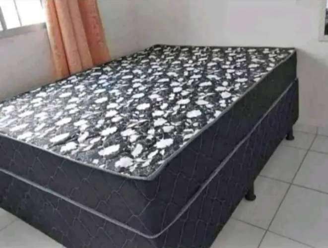Cama box casal D33 por 350 reais . Entrega grátis