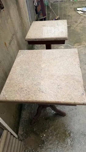 Vendo dois conjuntos de mesas com cadeiras