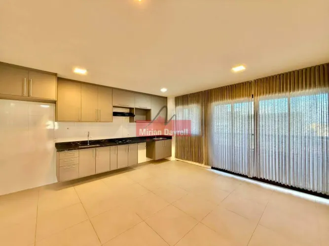 Apartamento com 2 quartos, suíte, varanda com linda vista definitiva no 19 andar!