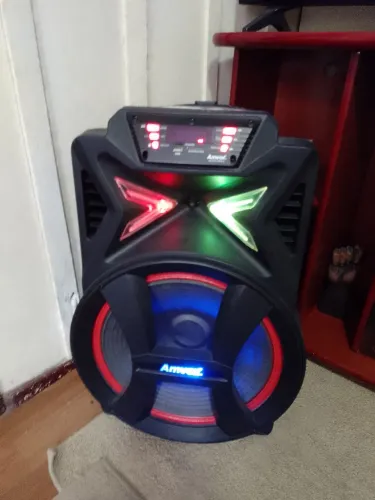Caixa de som Amvox pouco tempo pouco uso Nova