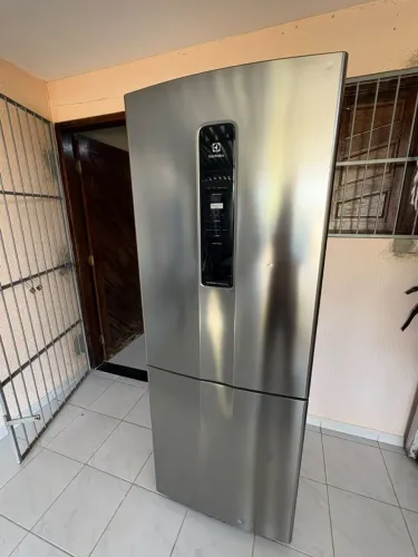 Geladeira Electrolux Inverse Inverter Inox - Para Conserto ou Retirada de Peças