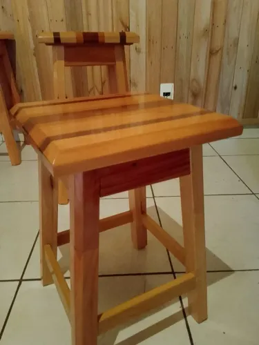 Tamborete madeira tamanho médio ( retirar endereço)