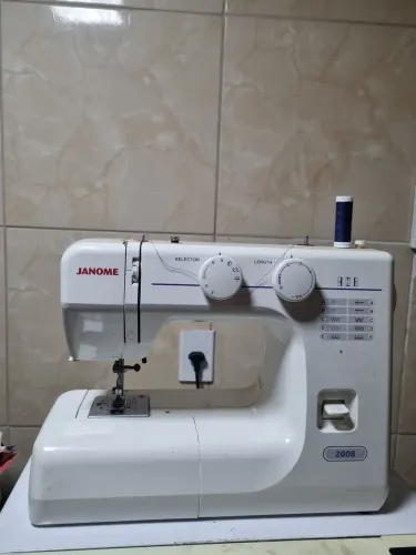 Maquina de costura janone