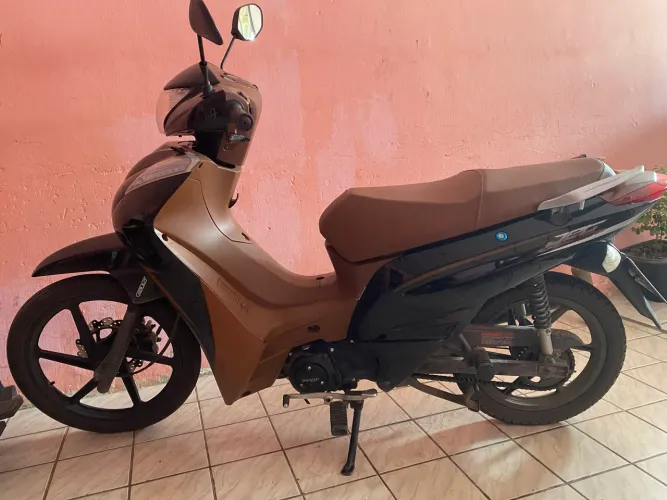Vendo essa jet com baixa quilometragem