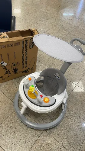 Andador infantil com música