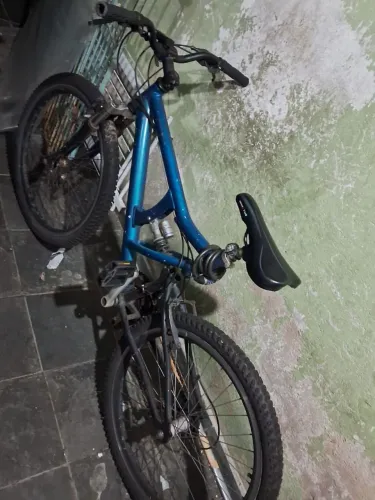 Bicicleta aro 26 - 21 marchas