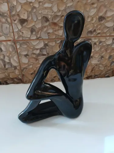 Estátua de Silhueta Feminina Preto Clássico