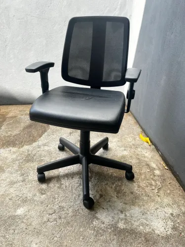 Cadeira diretor Cavaleti 