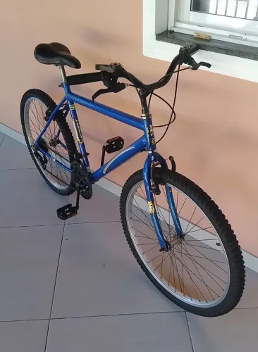 Bicicleta aro 26 adulto com marcha excelente.