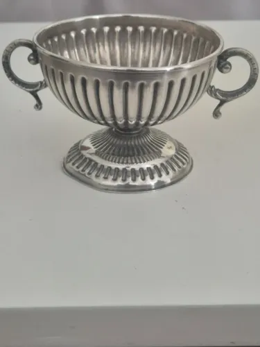 Taça em aço inox Antiguidade 