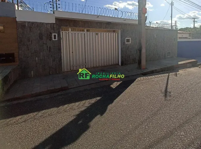 CASA DISPONÍVEL PARA VENDA NO BAIRRO NOSSA SENHORA DAS GRAÇAS.