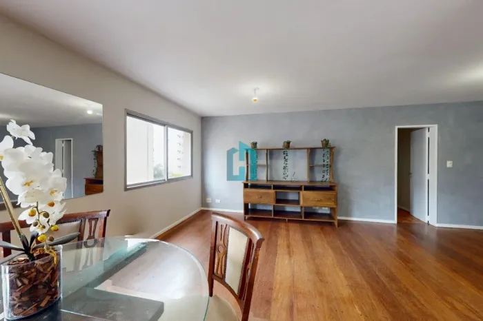 Apartamento a venda para reforma com 3 dormitórios no Itaim Bibi