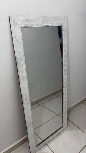 Espelho com moldura 1,23×0,53cm