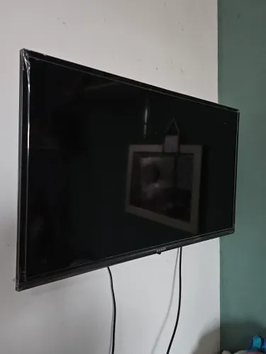 TV 32 POLEGADAS SEMP ROKU TV