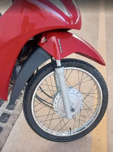 Excelente moto Km baixo