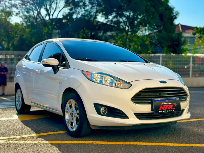 Ford Fiesta Sedan 1.6 16V Flex Mec. 2015