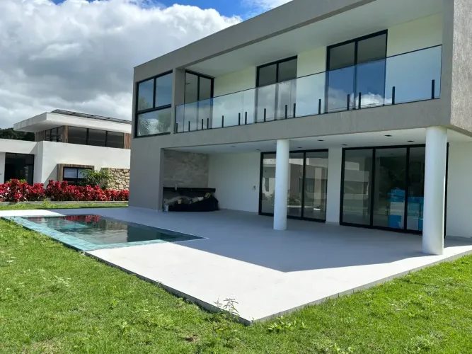 VENDO CASA EM CONDOMÍNIO- ALDEIA!!