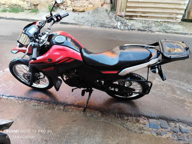 Lander 250cc 2024 vermelha!