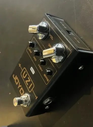 Pedal distorcion UZI Joyo