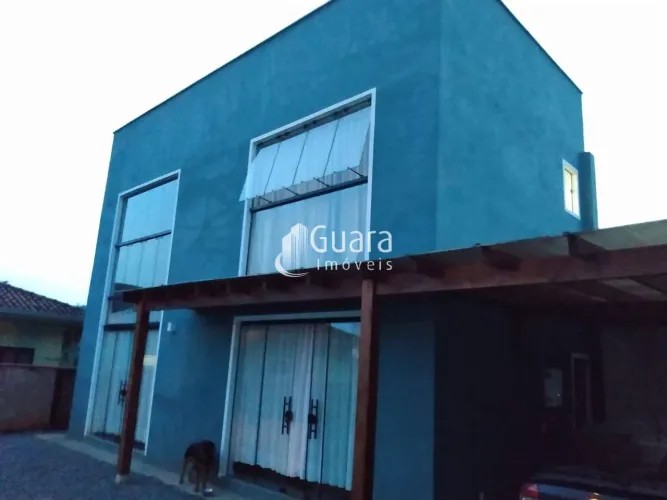 Casa sozinha no terreno em Guaramirim