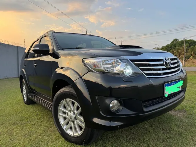 Toyota Hilux SW4 SRV D4-d 4X4 3.0 TDI Dies. AUT 2014