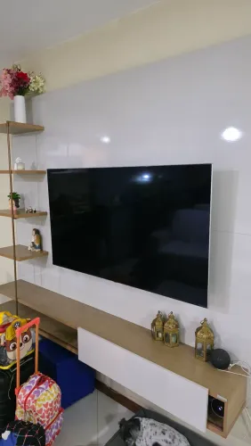 Painel de TV Rudnick