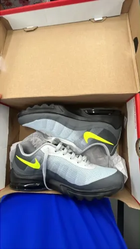 tênis nike air max invigor