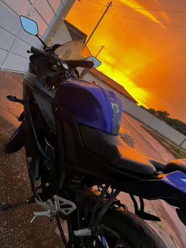 Ágio Yamaha R15 2025 - Semi nova - ágio 