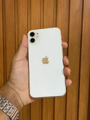 iPhone 11 - 64GB Branco