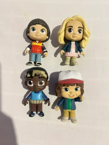 Coleção 4 mini funkos stranger things 