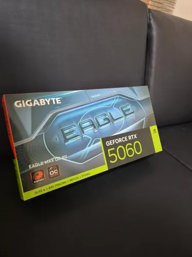 Placa de vídeo RTX 5060 Eagle Max 8GB DDR7