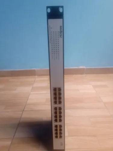 Switch 24 portas intelbras