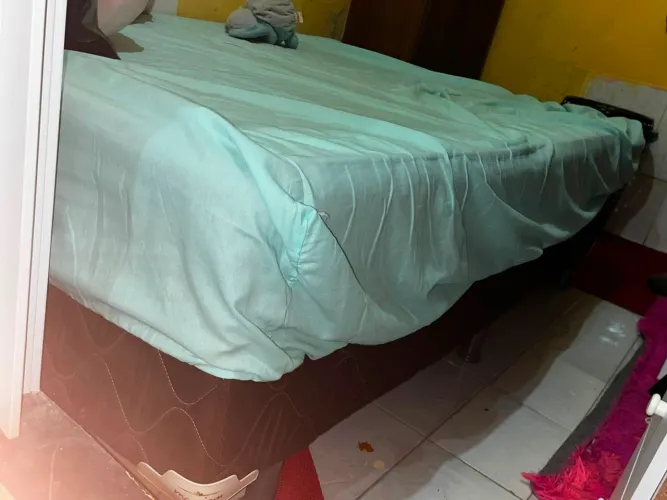 Vendo guarda roupa de solteiro cama box casal