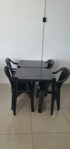 Mesas e cadeiras
