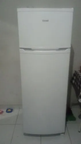 Geladeira semi nova