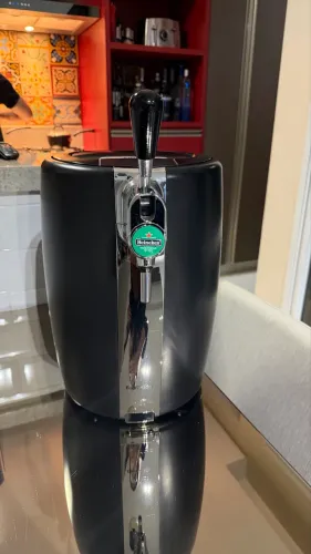 Chopeira de cerveja Krups Heineken B101 preto por 5L